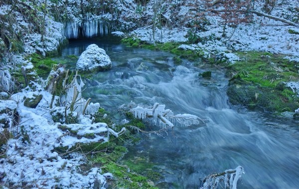 Spilja pozimi Tine Subic Spilja pozimi Tine Subic