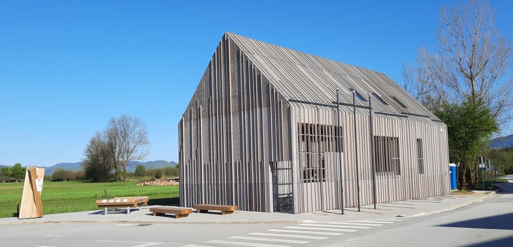 Info center hisa Barbara B. Skaberne obrezana splet Info center hisa Barbara B. Skaberne obrezana splet