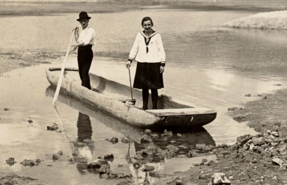 Drevak 1A od dalec StareSlikeCerknica v2 Drevak 1A od dalec StareSlikeCerknica v2