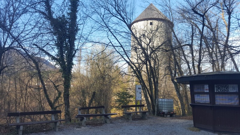 Ravbarjev stolp 2019 Barbara B. Skaberne spletka